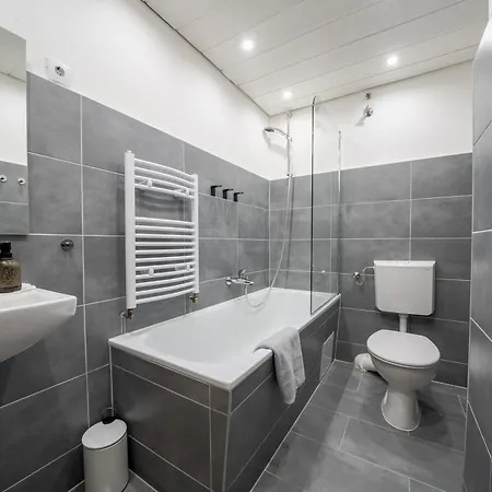 Urbaner Komfort Und Lage In Barmen - Blnm