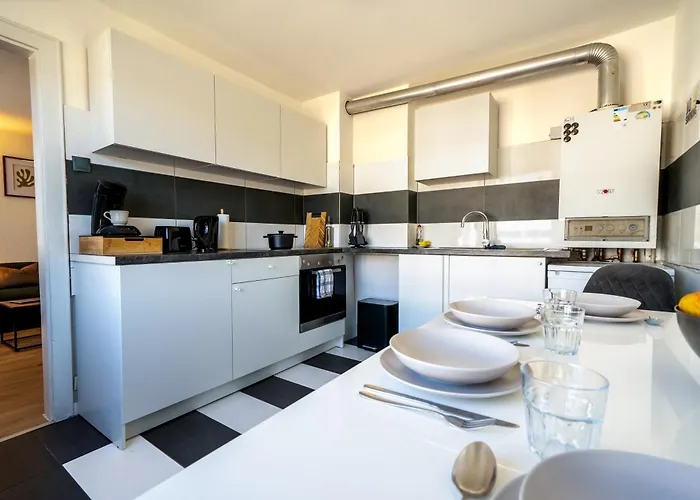 Apartamento Urbaner Komfort Und Lage In Barmen - Blnm *